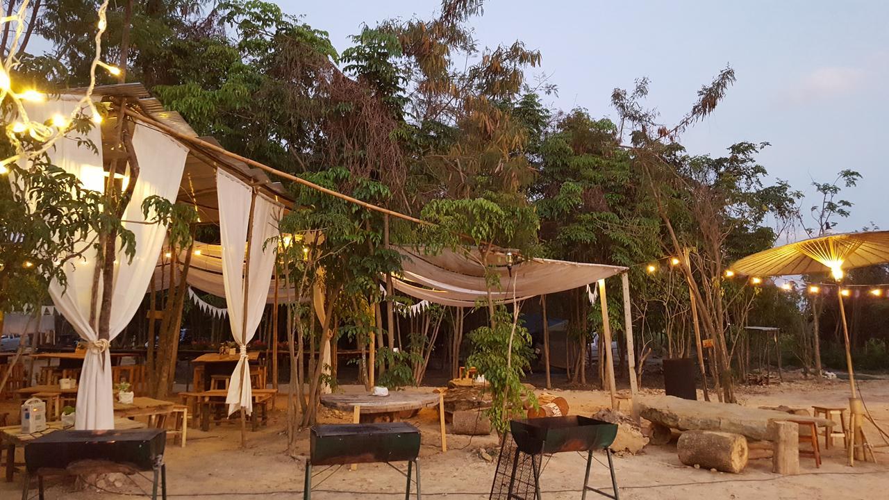 Отель Camp Story Chiangmai Чиангмай Экстерьер фото