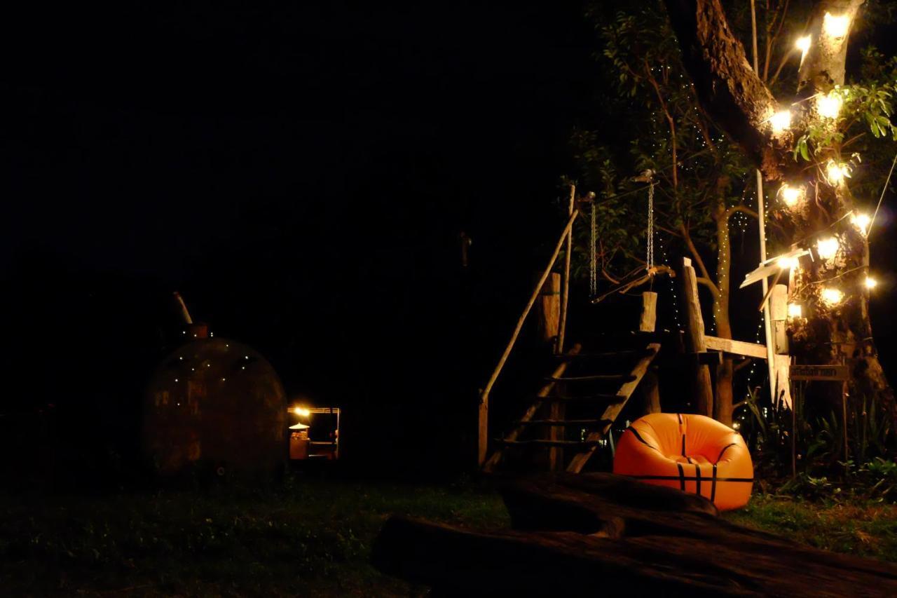 Отель Camp Story Chiangmai Чиангмай Экстерьер фото